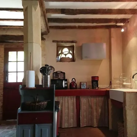 La Maison Chevrefeuilles 펜션 사흘라 라 카네다